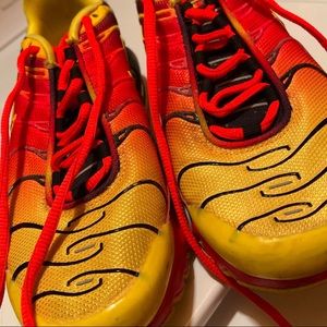 USED Nike Air Max Plus QS Youth - Size 4.5